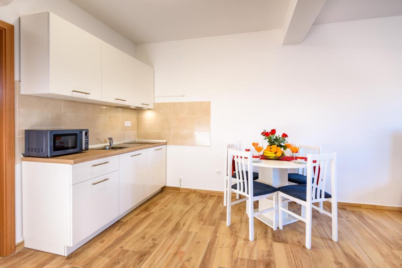 Apartman Ana, Metkovic Ngoại thất bức ảnh